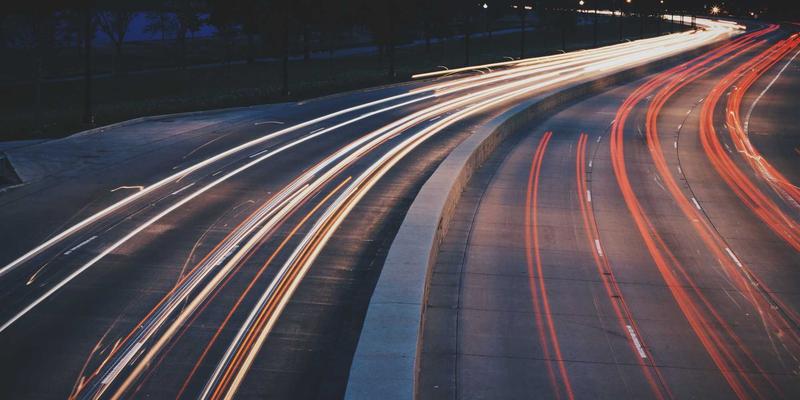 AI重塑资讯体验：生活资讯与娱乐新闻如何兼顾温馨治愈与风险管控