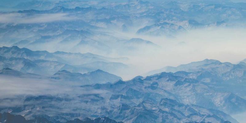 信息门户与资讯平台：内容审核的机制挑战与伦理边界探讨