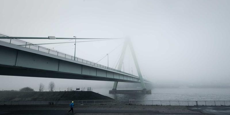 新闻与信息门户的社会责任：综合资讯平台如何打击虚假信息，营造清朗网络空间